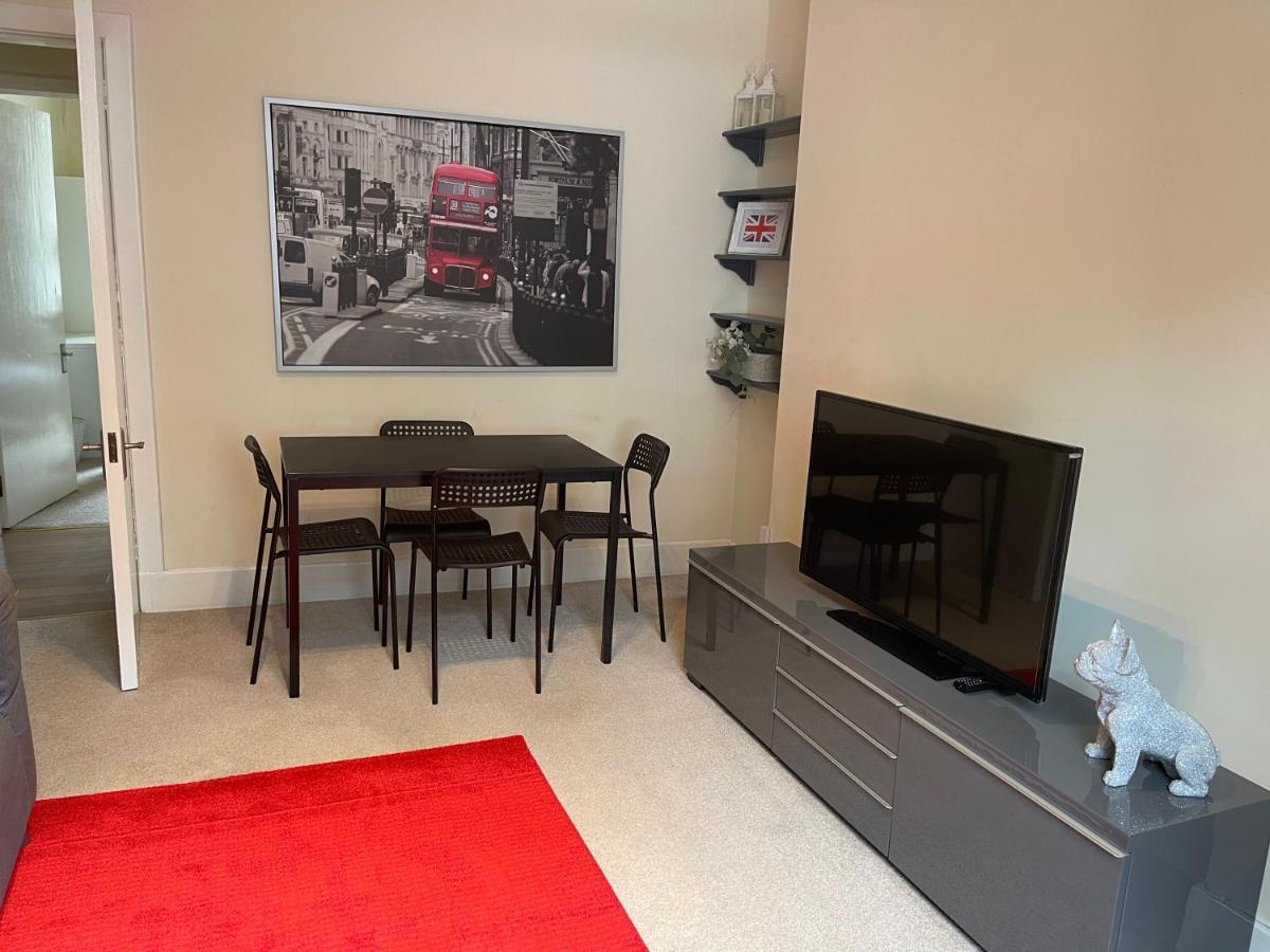 Beautiful 2 Bedroom Apartment- Prime Location, Aberdeen Centre 외부 사진